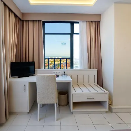 Bull Eugenia Victoria & Otel 3*